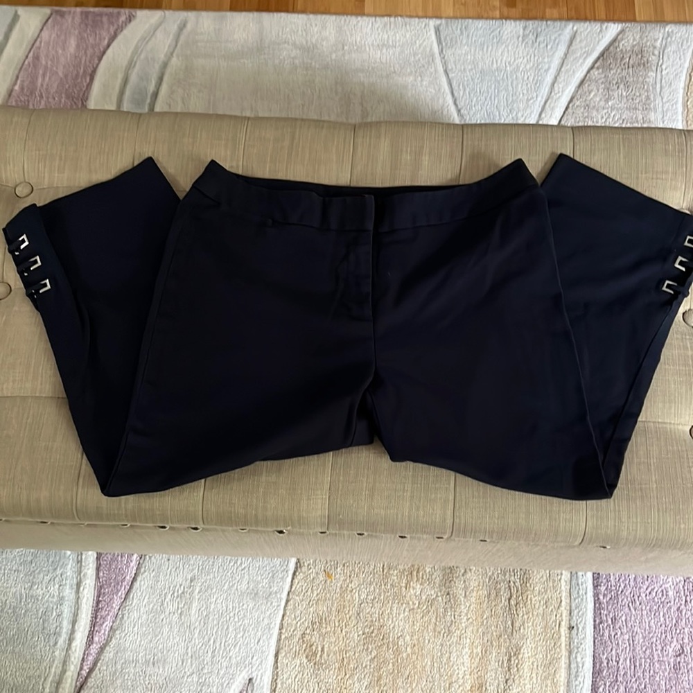 Rafaela Woman’s Pants.